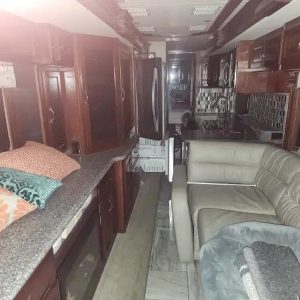 2017 Fleetwood Discovery Lxe 40E