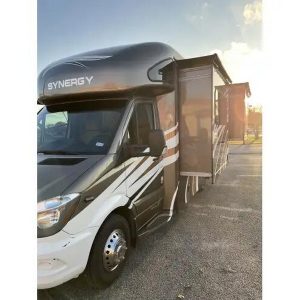 2017 Thor Motor Coach SYNERGY SD24