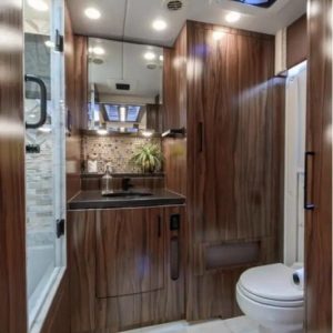 2022 Foretravel REALM PRESIDENTIAL SERIES LVB WITH SPA