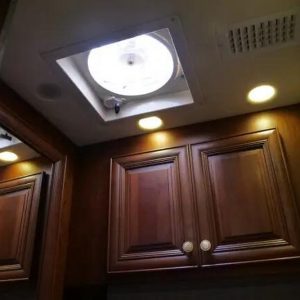 2013 American Coach Revolution 38S