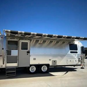 2024 Airstream GLOBETROTTER 27FB TWIN