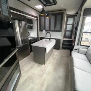 2022 Grand Design MOMENTUM M-CLASS 351MR