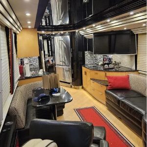 2008 Prevost XLII 45