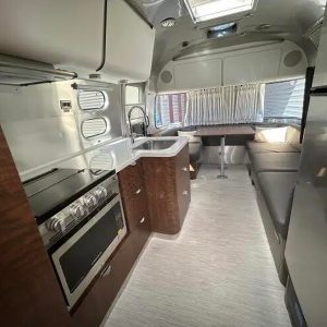 2024 Airstream GLOBETROTTER 27FB TWIN