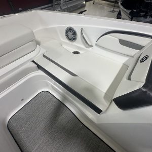 2024 Hurricane SunDeck Sport 205 IO