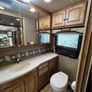 2013 Winnebago ADVENTURER 37F