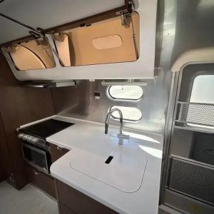 2024 Airstream GLOBETROTTER 27FB TWIN