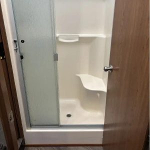 2017 Fleetwood PACE ARROW 33D