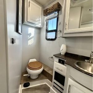 2018 Fleetwood BOUNDER 35K
