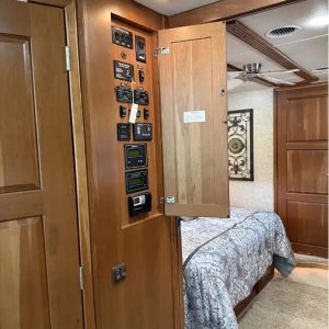 2011 Winnebago ELLIPSE 42QD