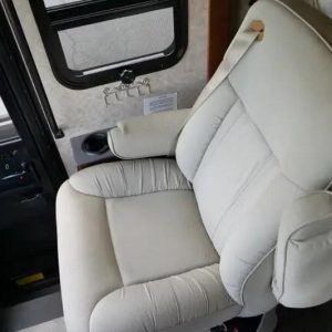 2013 American Coach Revolution 38S