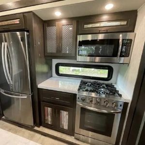 2021 Grand Design MOMENTUM 376THS