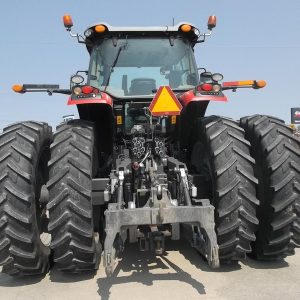 2011 MASSEY FERGUSON Tractors 8660