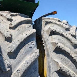 2015 JOHN DEERE Tractors 9420R