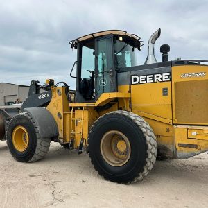 2014 DEERE Loaders 624K