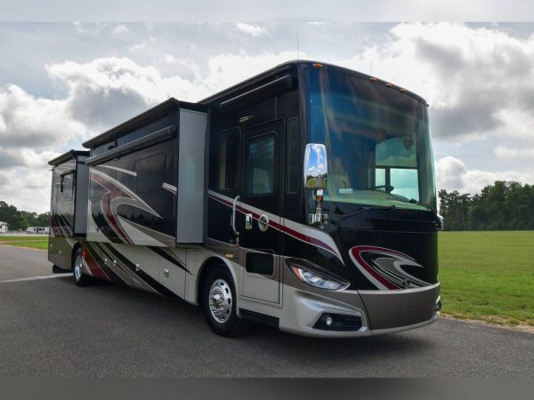 2016 Tiffin Phaeton 40 QBH