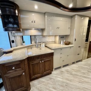 2005 Prevost Liberty Elegant Lady XLII Double Slide
