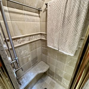 2005 Prevost Liberty Elegant Lady XLII Double Slide