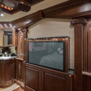 2005 Prevost Liberty Elegant Lady XLII Double Slide
