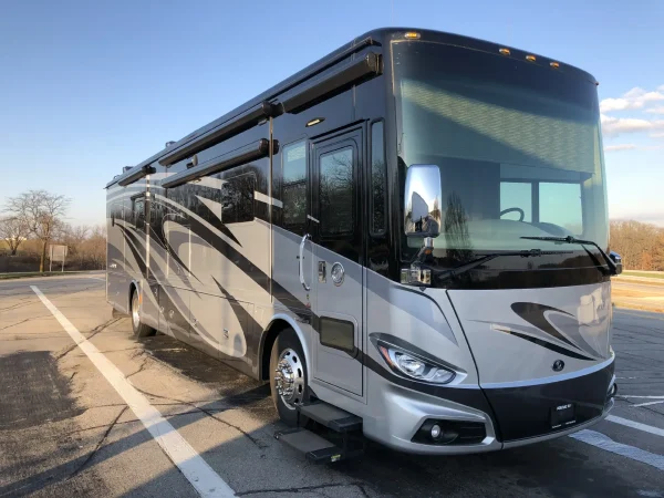 2017 Tiffin Motorhomes PHAETON 40 QBH